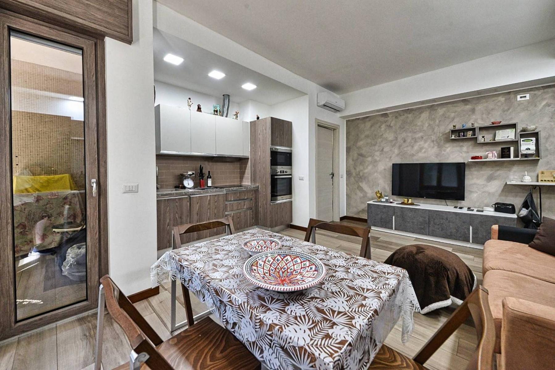Soggiorno - Bilocale Arredato - Via Achille Fontanelli, Milano