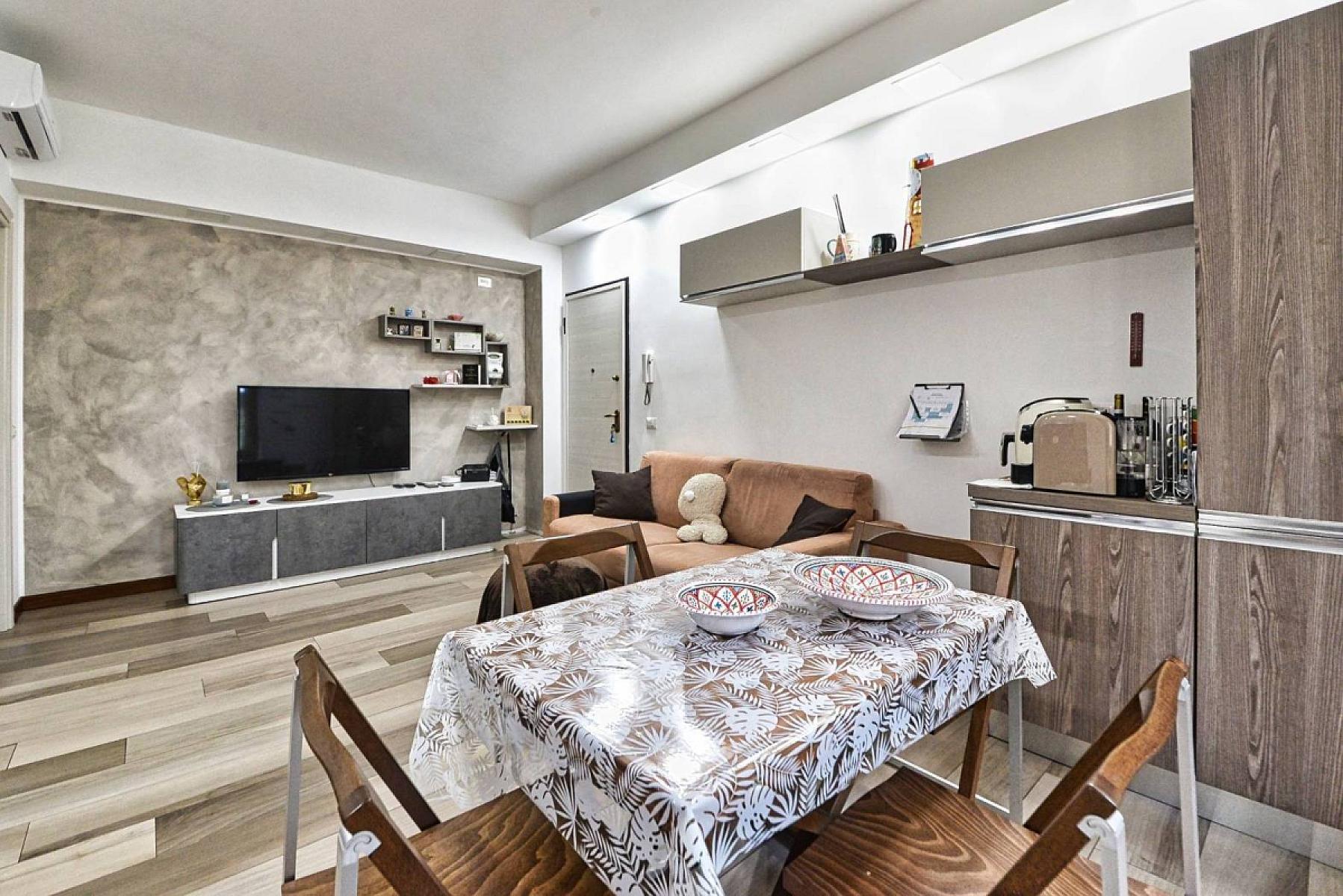 Soggiorno - Bilocale Arredato - Via Achille Fontanelli, Milano