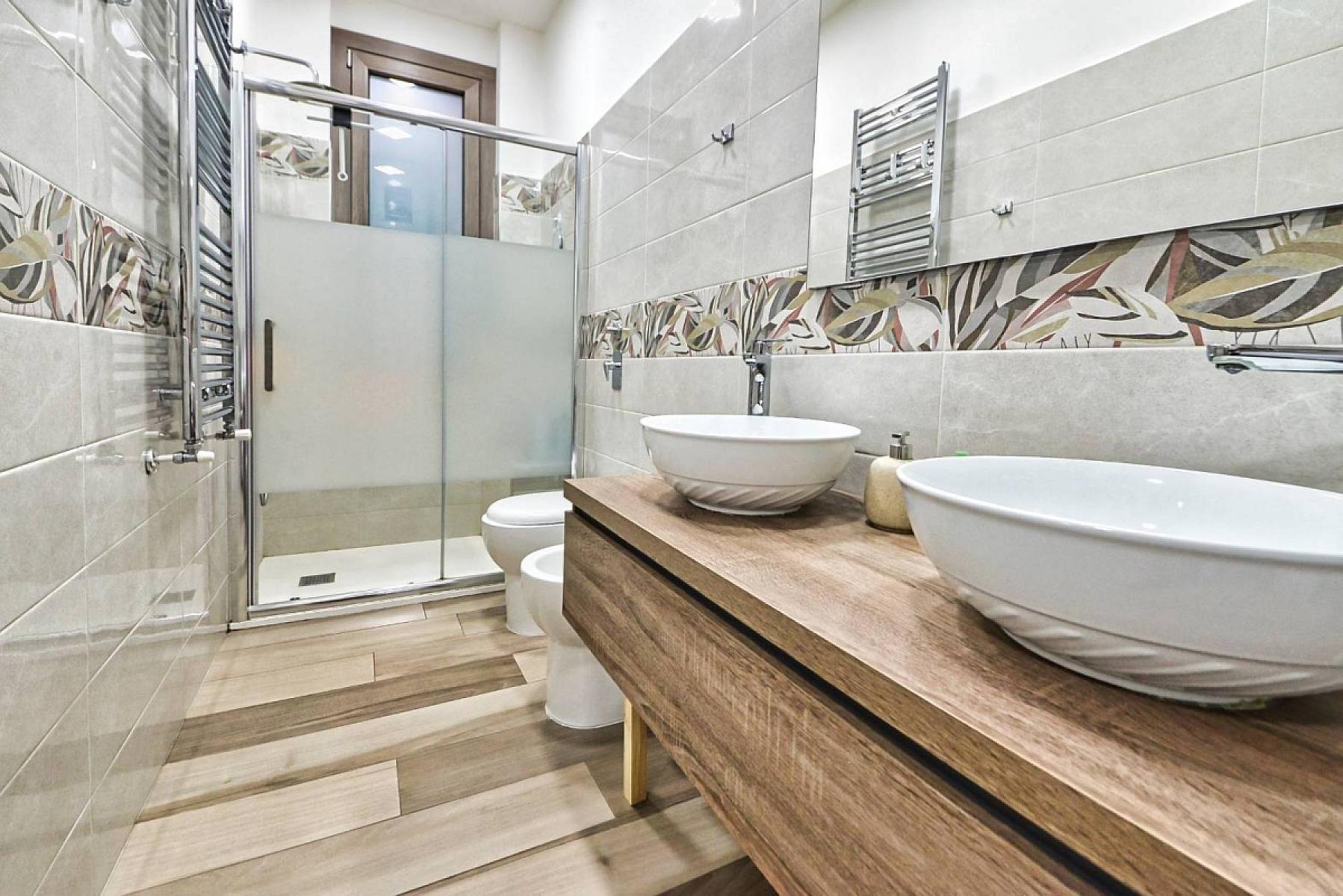 Bagno - Bilocale Arredato - Via Achille Fontanelli, Milano