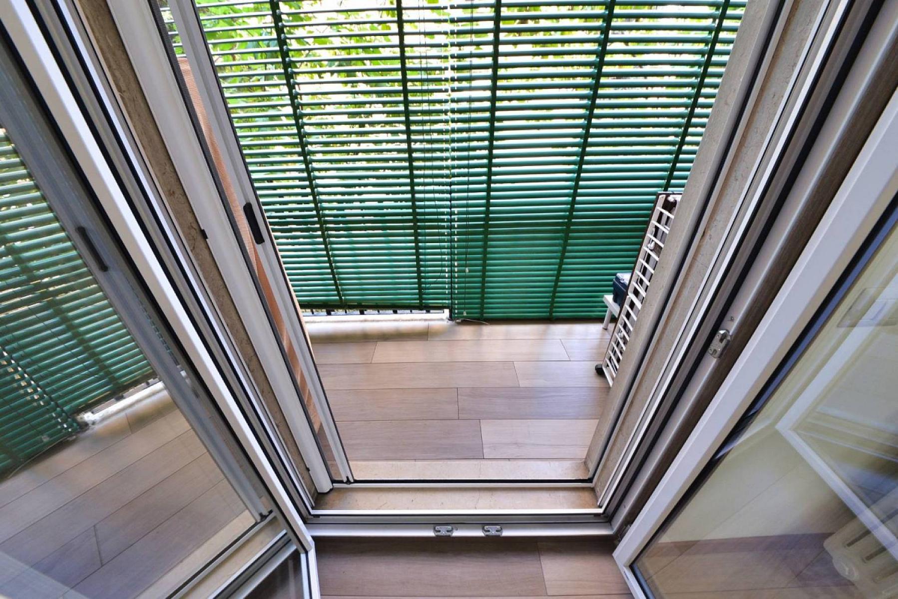 Balcone - Bilocale Arredato - Via Achille Fontanelli, Milano