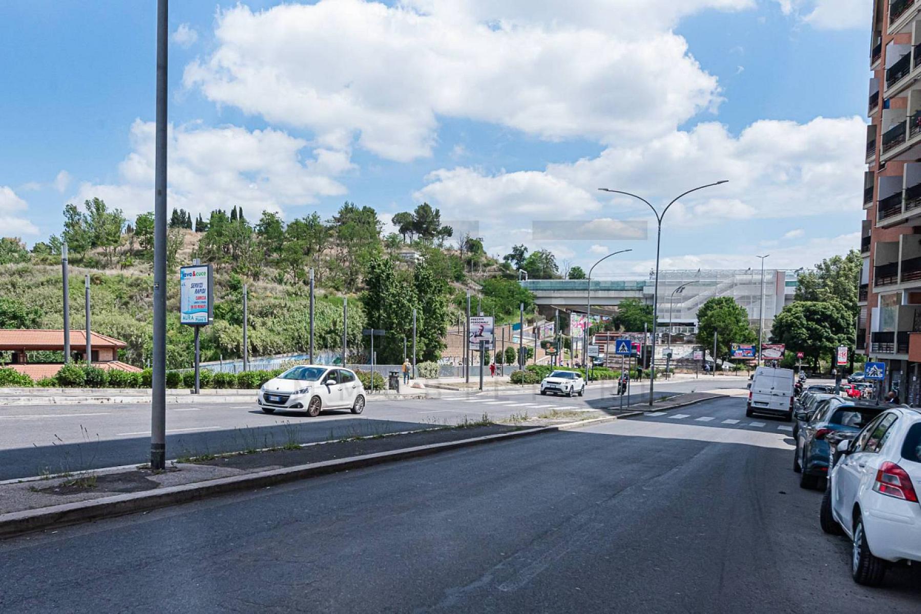Zona - Bilocale Ristrutturato - Zona Valle Aurelia, Roma