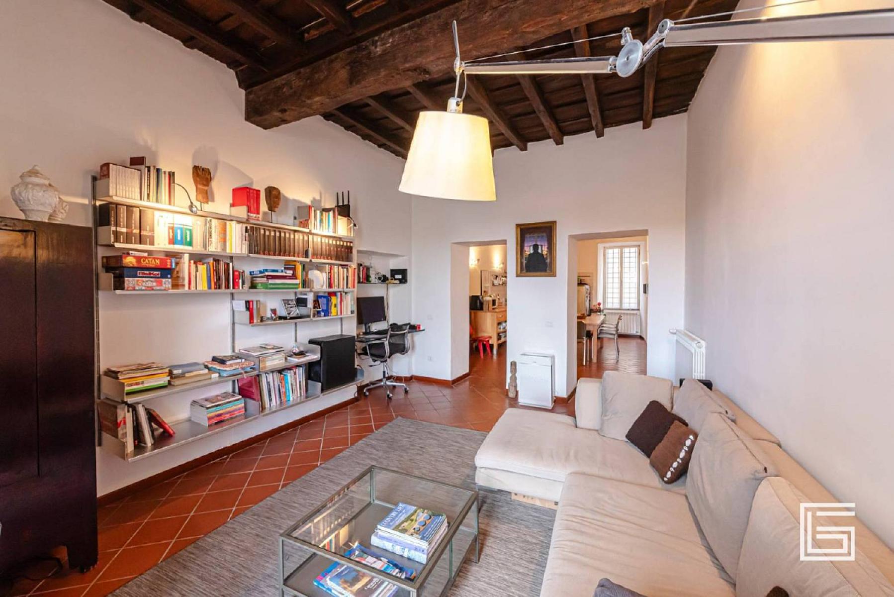 Salone - Appartamento - Salita Di Sant' Onofrio, Roma Trastevere