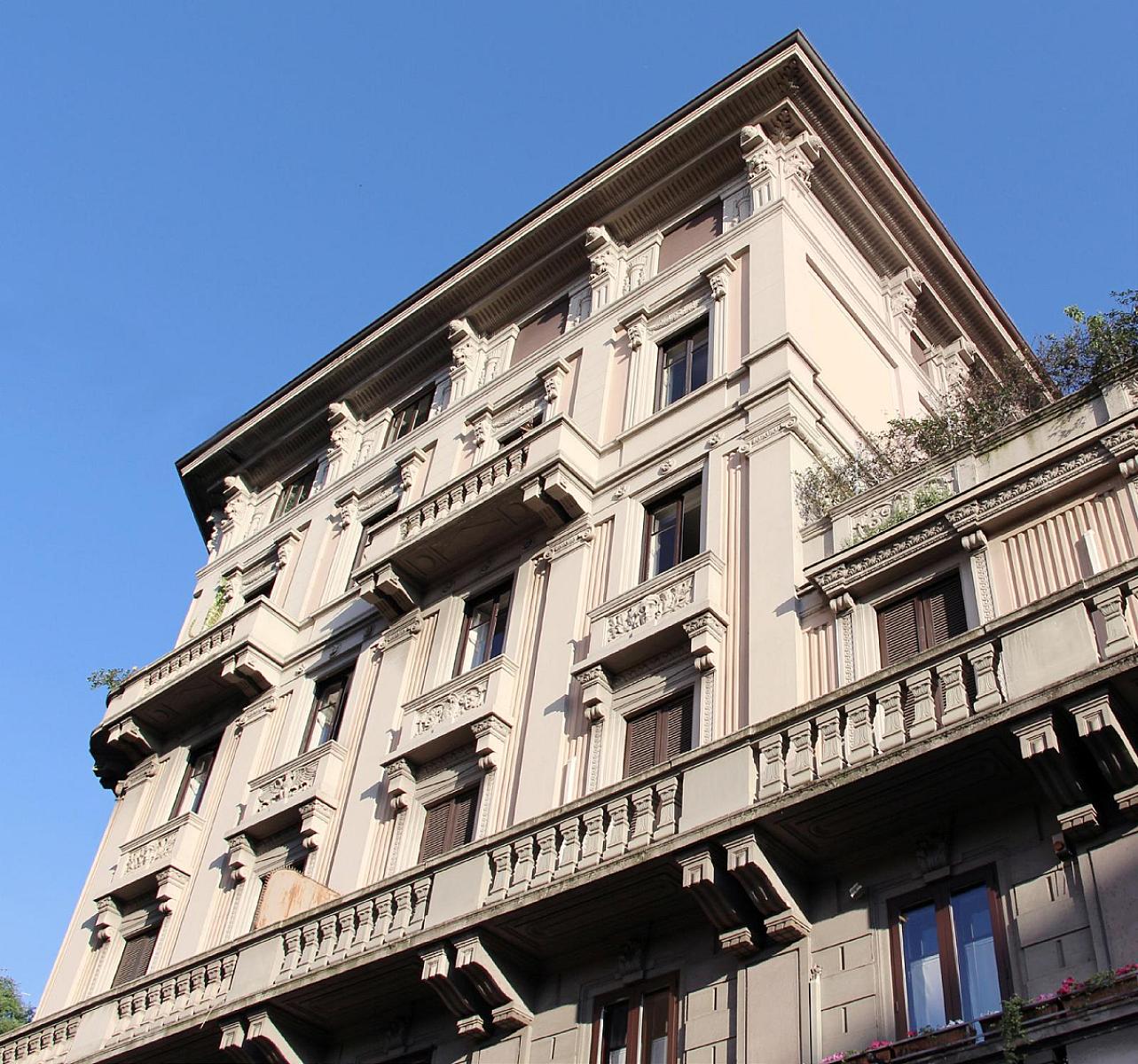  - Viale Montello,10  Milano
