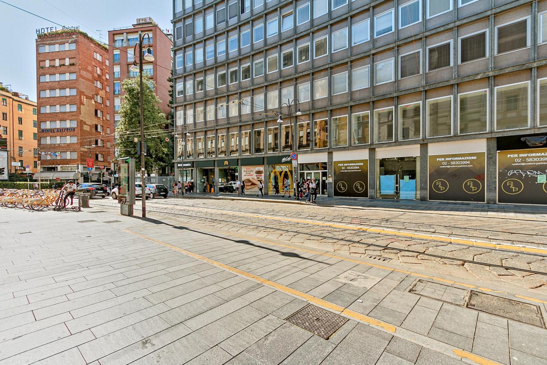  - Via Torino 68, Milano