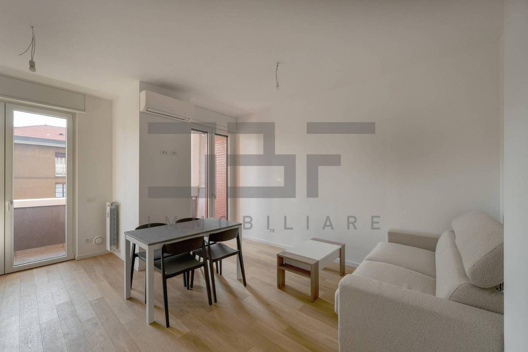 Soggiorno - Appartamento Ristrutturato - Viale Suzzani 273, Milano 