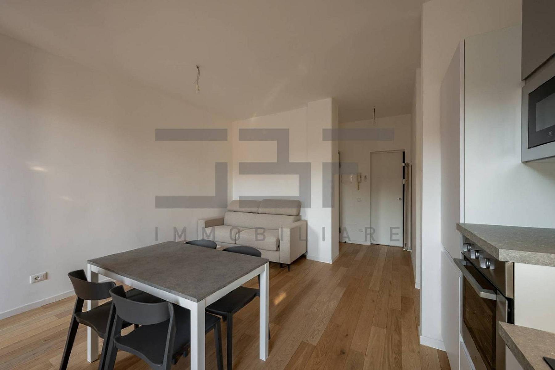 Soggiorno - Appartamento Ristrutturato - Viale Suzzani 273, Milano 