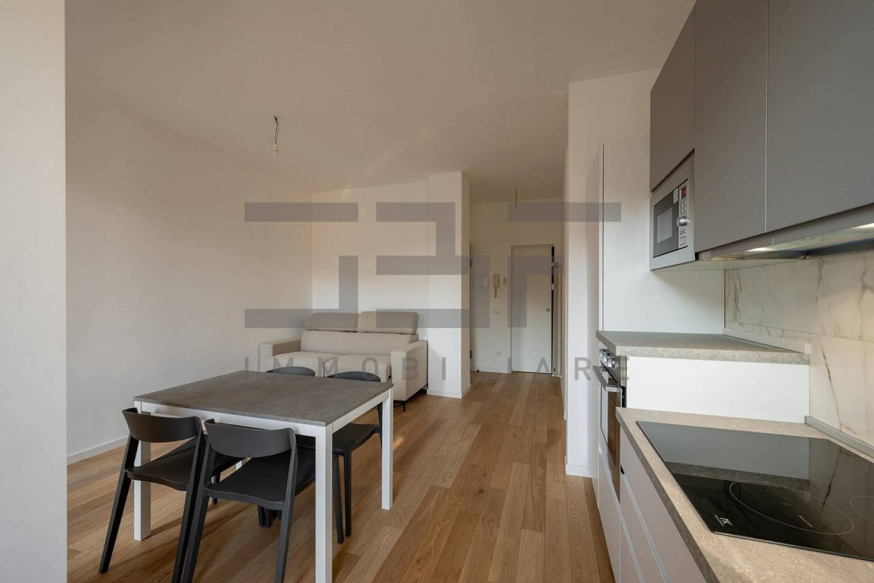 Soggiorno - Appartamento Ristrutturato - Viale Suzzani 273, Milano 