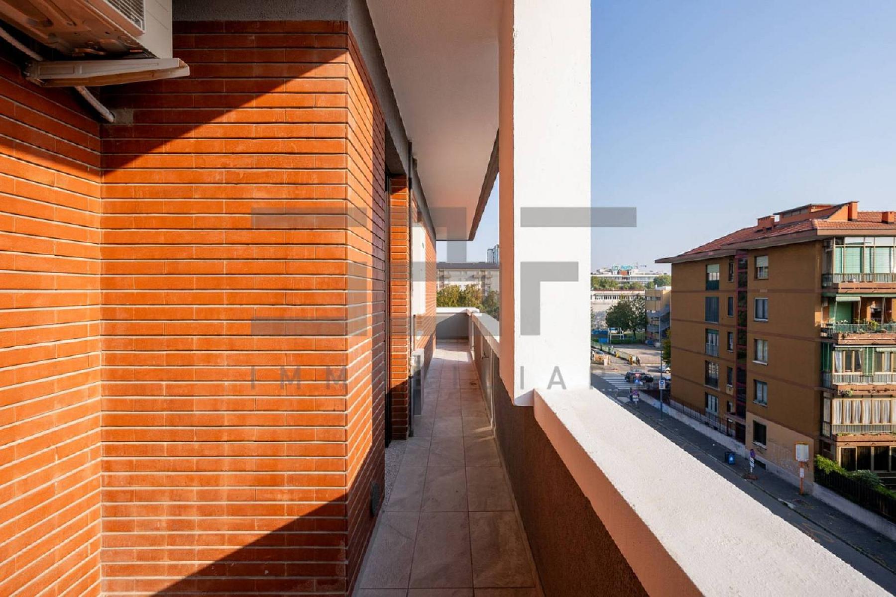 Terrazzo - Appartamento Ristrutturato - Viale Suzzani 273, Milano 