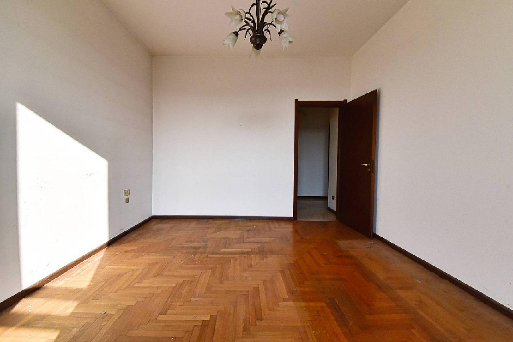 Camera da letto - Bilocale Con Balconi - Sporting Mirasole, Noverasco (Opera)