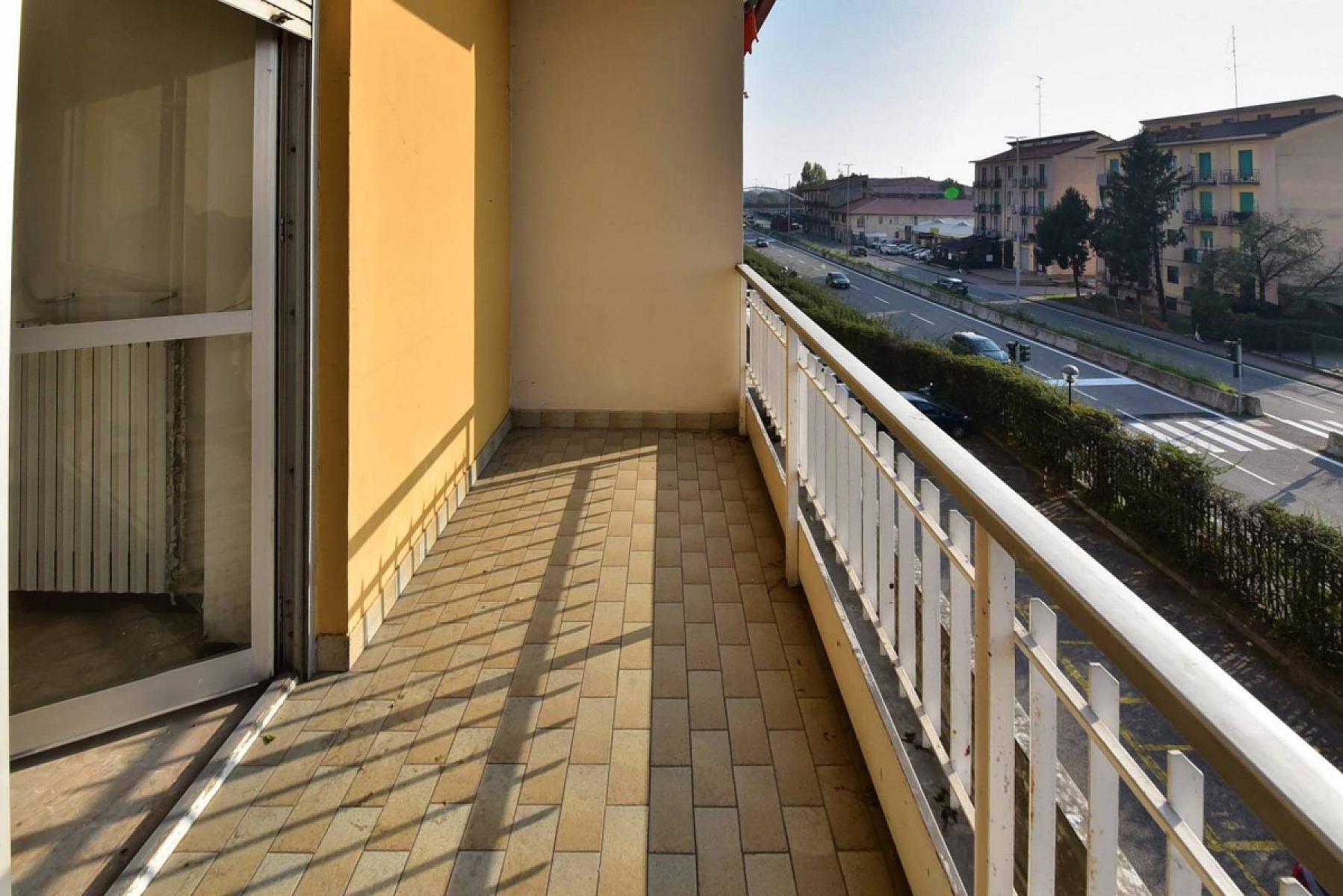 Terrazzo - Bilocale Con Balconi - Sporting Mirasole, Noverasco (Opera)