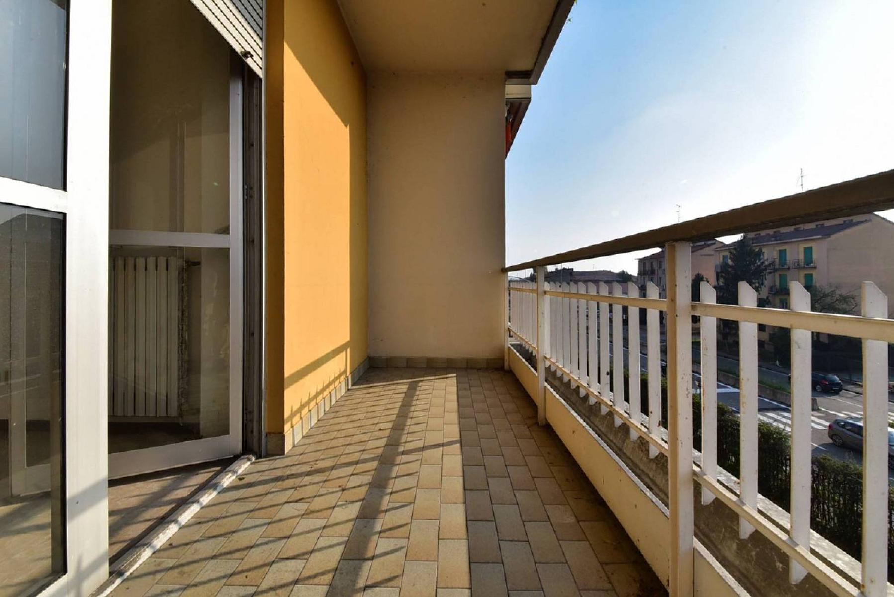 Terrazzo - Bilocale Con Balconi - Sporting Mirasole, Noverasco (Opera)
