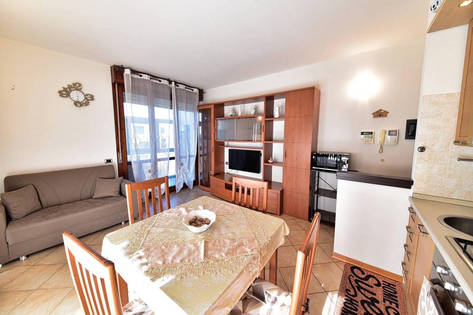 Cucina - Piso de dos habitaciones – Via Andrea Costa 6, Lentate sul Seveso