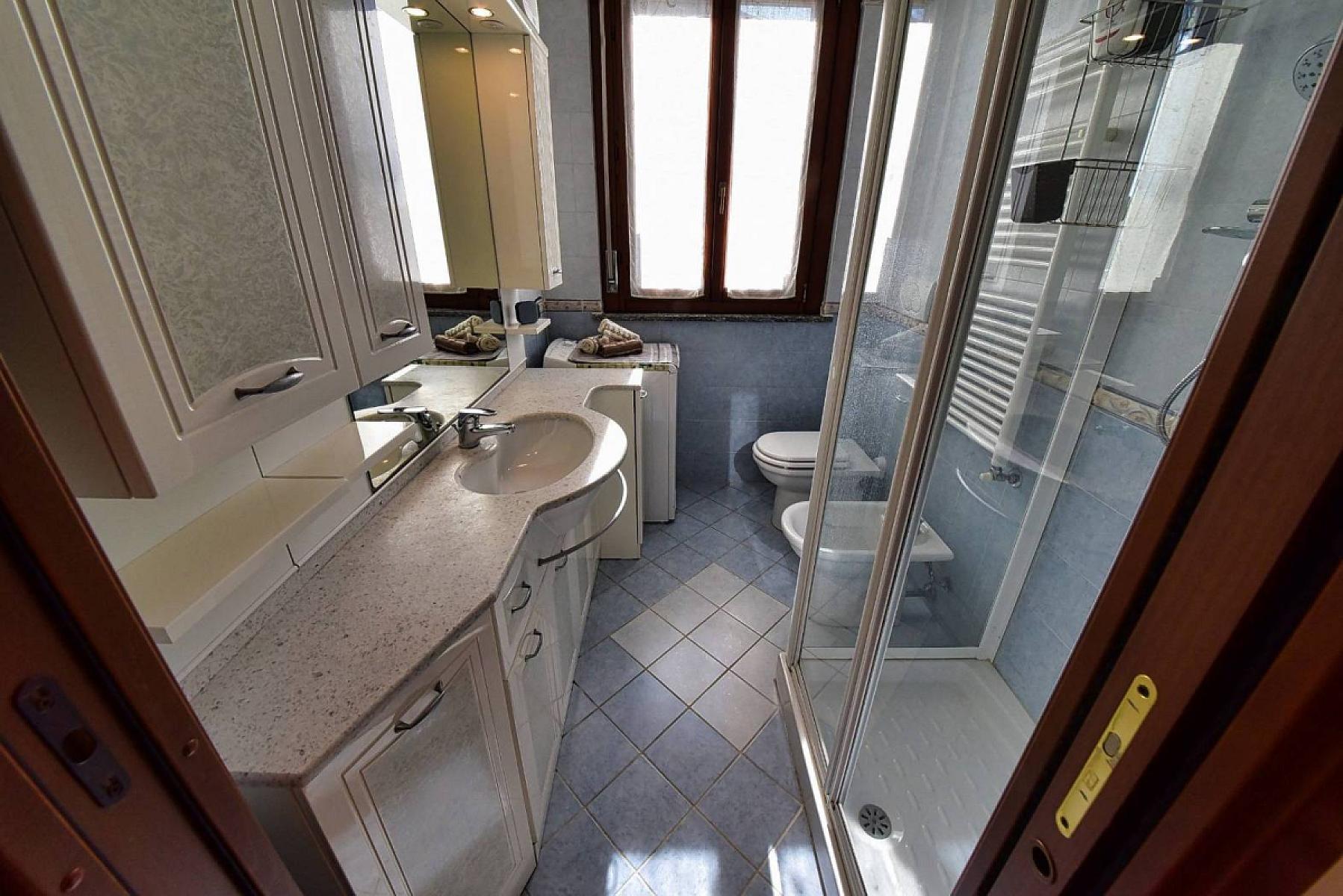 Bagno - Piso de dos habitaciones – Via Andrea Costa 6, Lentate sul Seveso