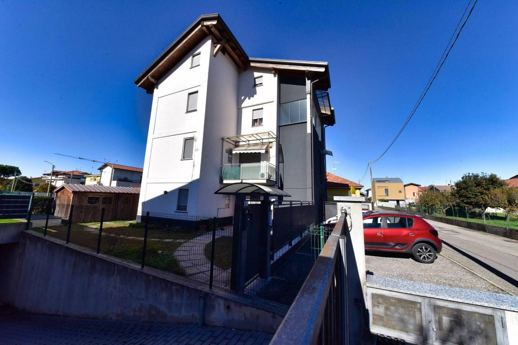 Facciata - Piso de dos habitaciones – Via Andrea Costa 6, Lentate sul Seveso