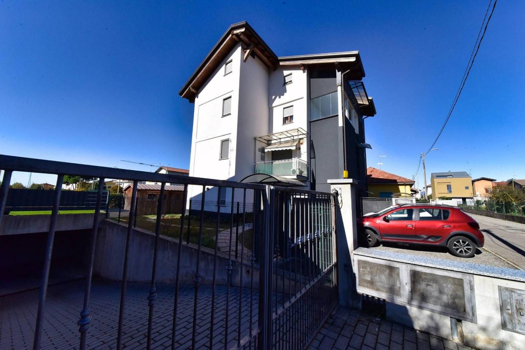 Zona - Piso de dos habitaciones – Via Andrea Costa 6, Lentate sul Seveso