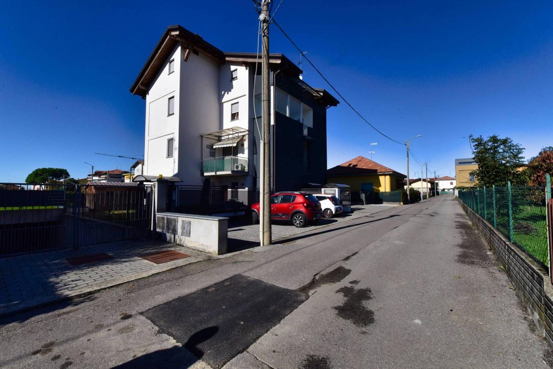 Zona - Piso de dos habitaciones – Via Andrea Costa 6, Lentate sul Seveso