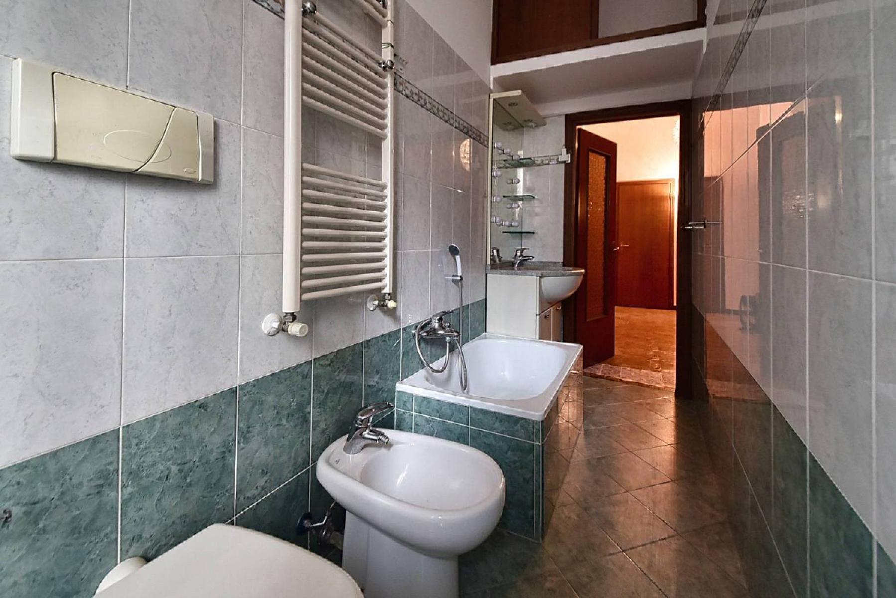 Bagno - Trilocale - Via Guglielmo Silva N. 39, Milano