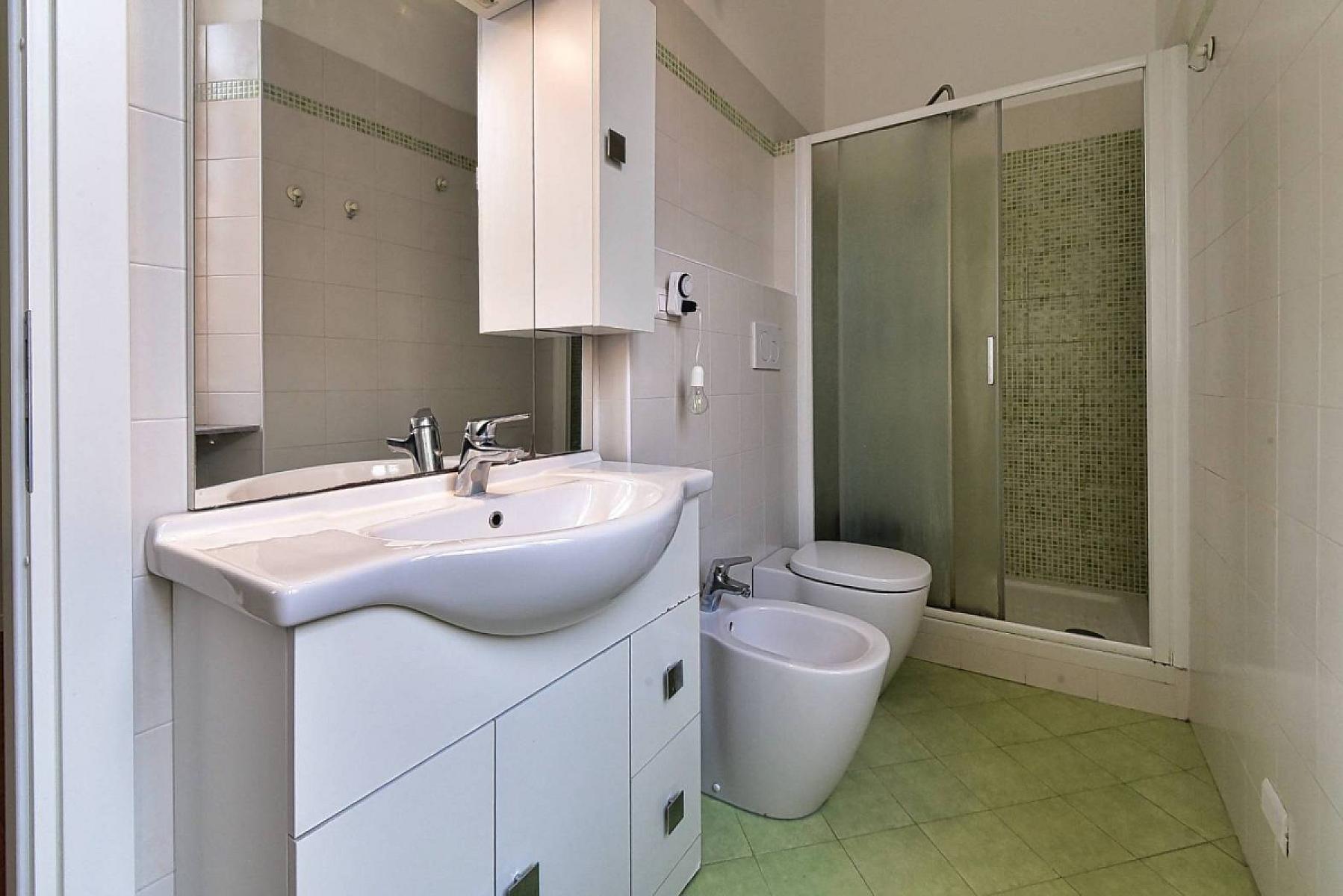 Bagno - Trilocale - Via Guglielmo Silva N. 39, Milano