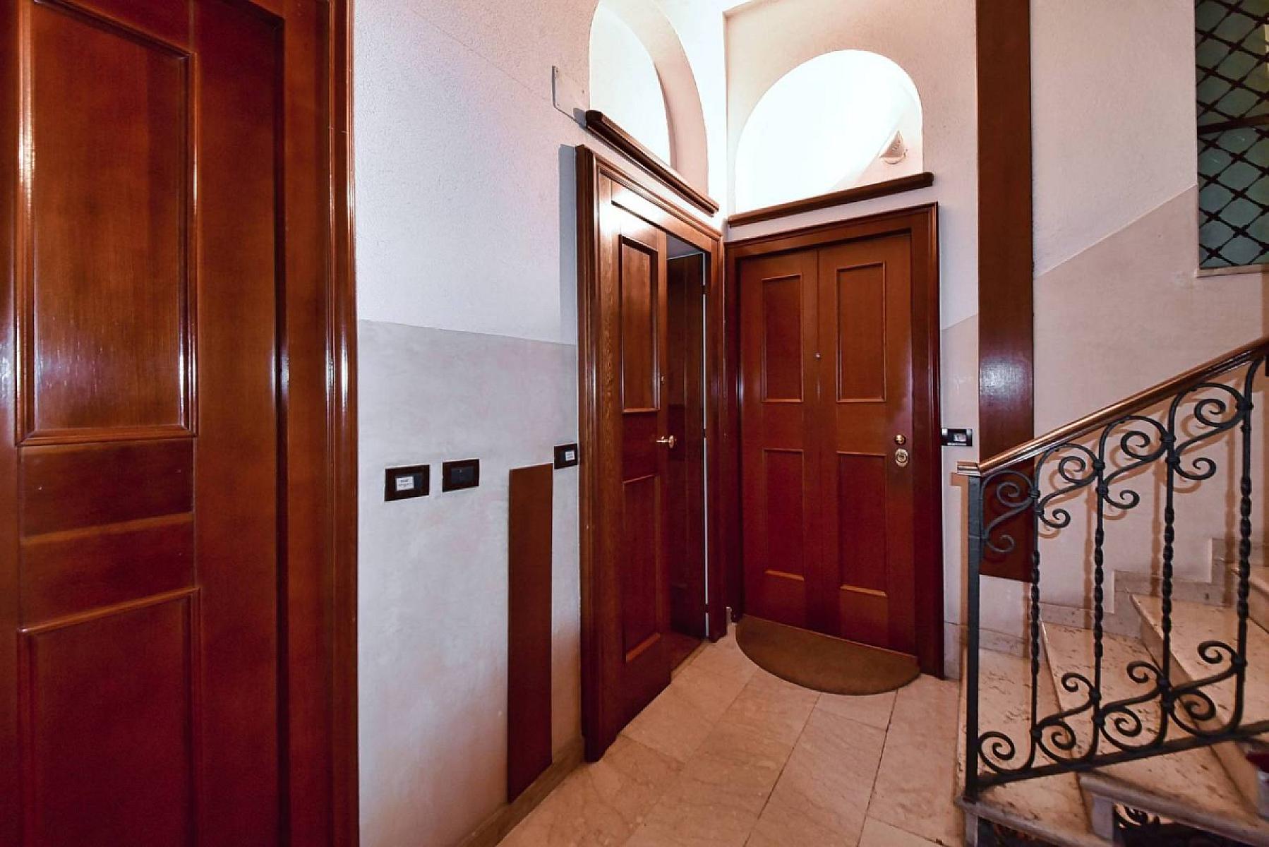 Interno palazzo - Trilocale - Via Guglielmo Silva N. 39, Milano