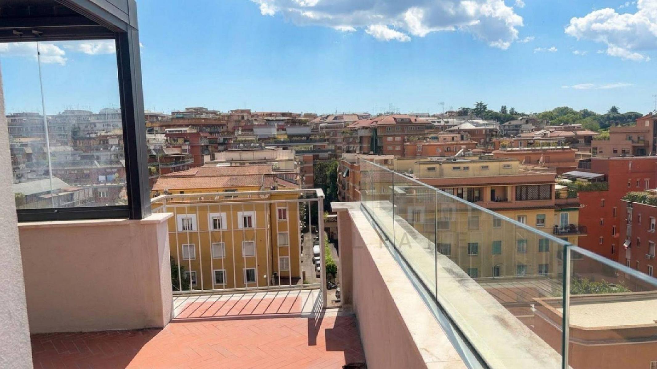 Balcone - Appartamento In Vendita A Roma, Monteverde