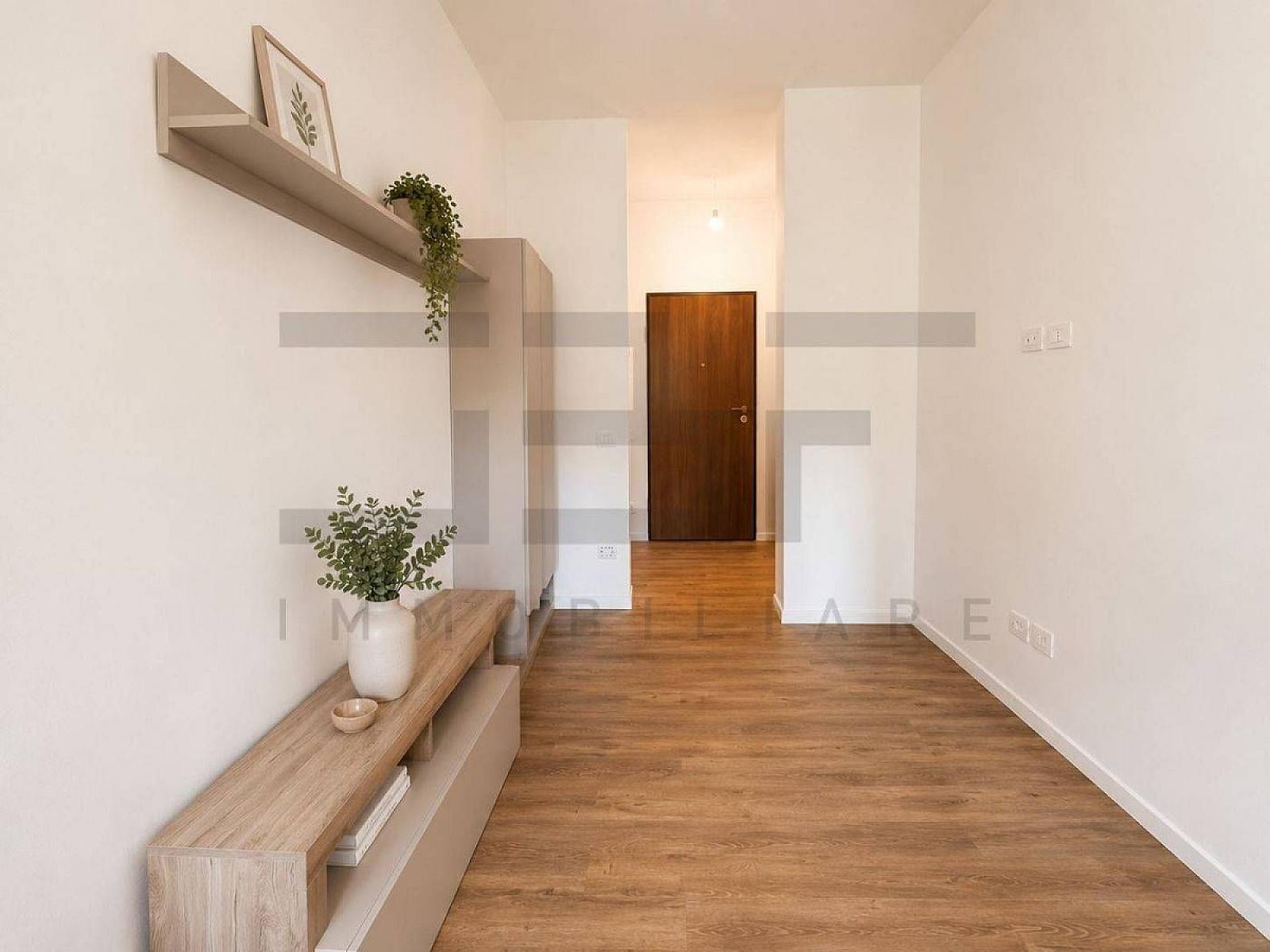 Ingresso - Appartamento In Affitto A Roma