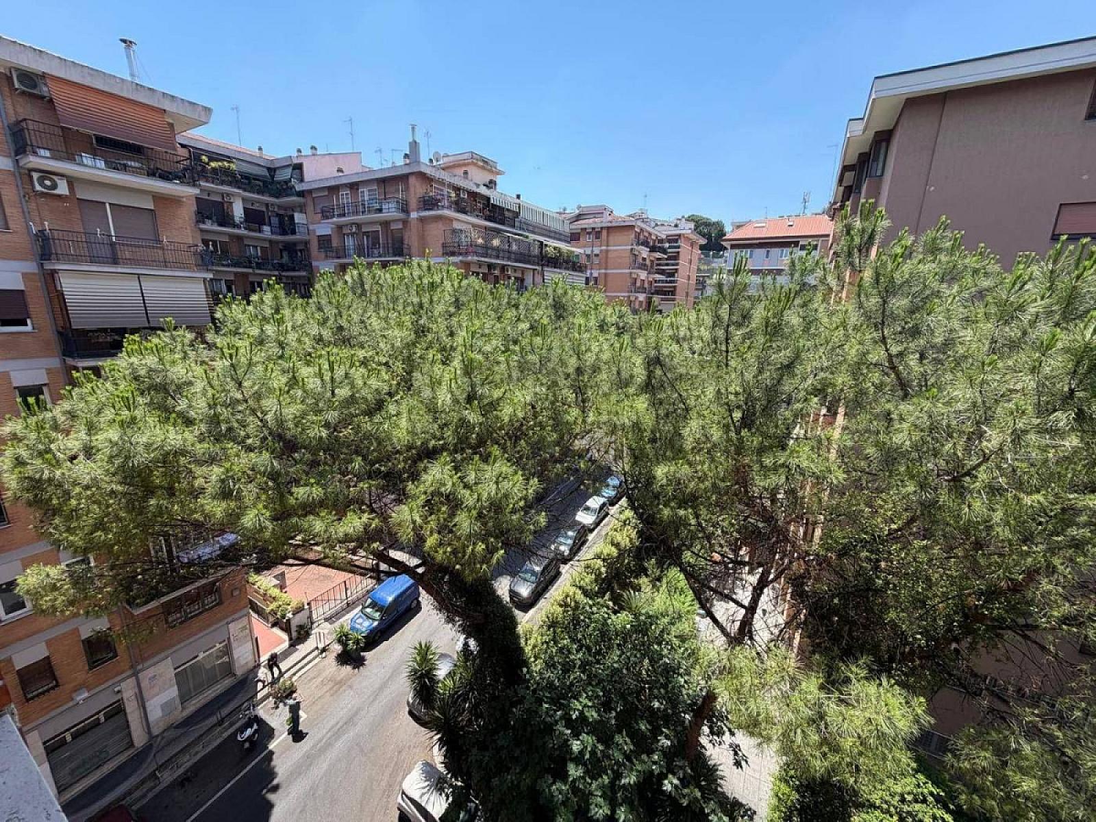 Vista - Appartamento In Affitto A Roma