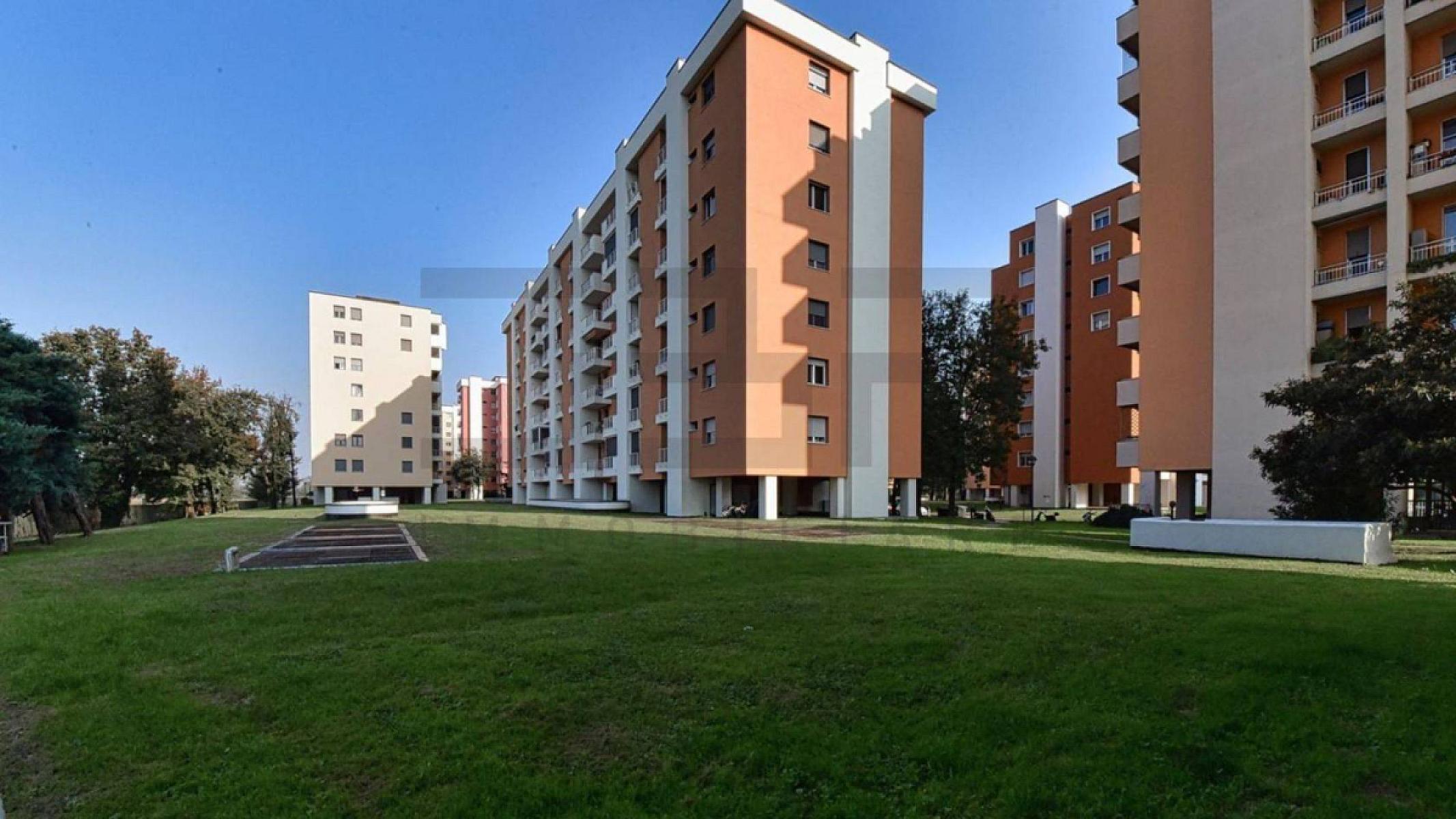 Giardino - Wohnung zu verkaufen in Opera, Noverasco