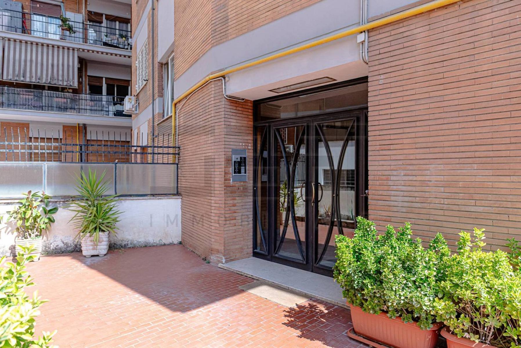 Terrazzo - Appartamento In Vendita A Roma, Aurelio
