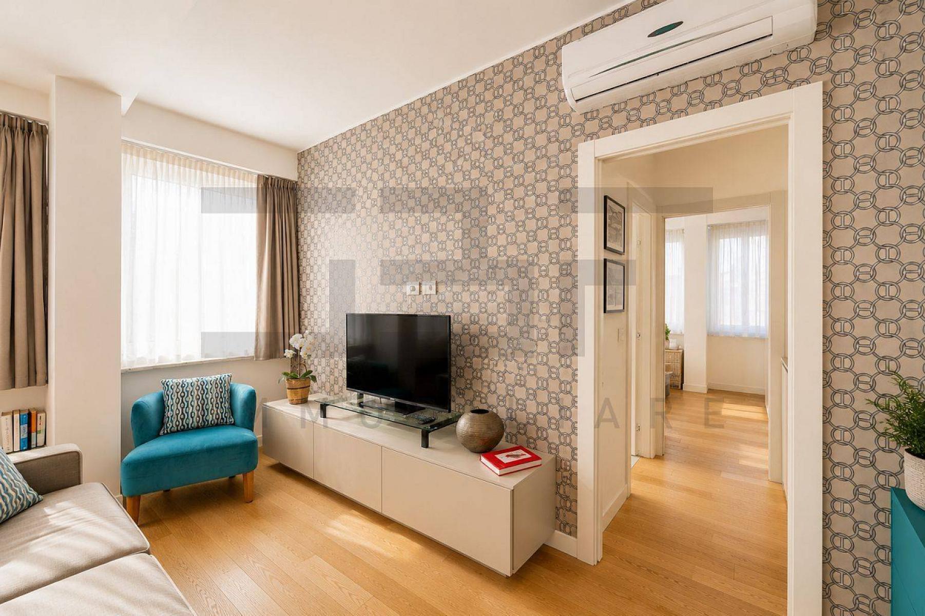 Salone - Appartamento In Vendita A Milano