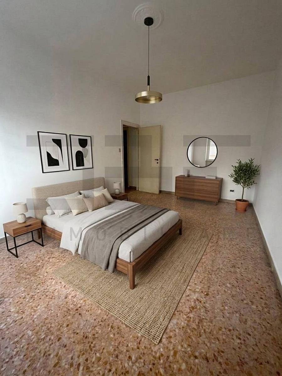 Camera da letto - Prodayetsya Trekhkomnatnaya Kvartira — Metro Garbatella