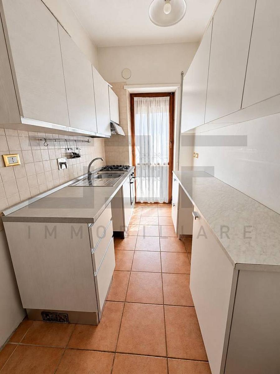 Cucina - Appartamento In Affitto In Via Riccardo Zandonai, 41