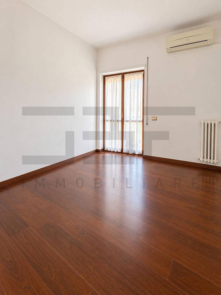 Camera da letto - Appartamento In Affitto In Via Riccardo Zandonai, 41